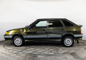 Подержанный автомобиль LADA (ВАЗ) 2114 2004 года (8 фото)