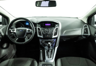 Подержанный автомобиль Ford Focus Wagon 2014 года (13 фото)