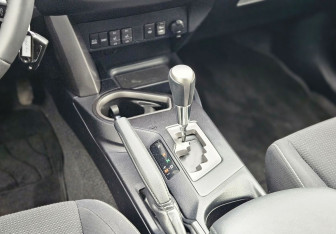 Подержанный автомобиль Toyota RAV4 2016 года (17 фото)