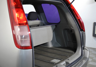 Подержанный автомобиль Nissan X-Trail 2006 года (17 фото)