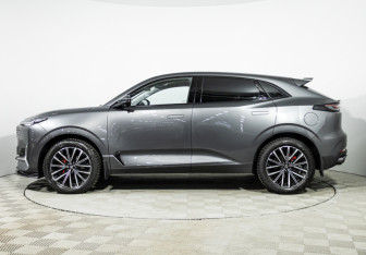 Подержанный автомобиль Changan UNI-K 2023 года (8 фото)