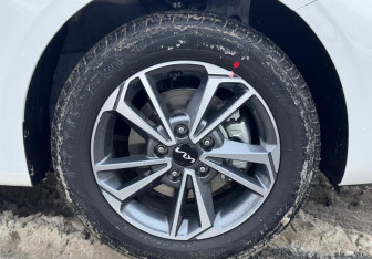 Новый Kia K3 Sedan 2025 (7 фото)