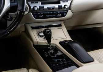 Подержанный автомобиль Lexus ES 2013 года (14 фото)