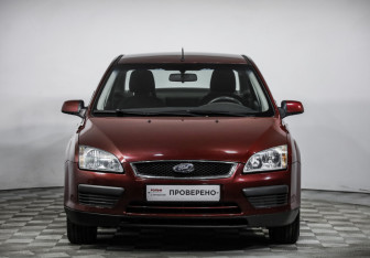 Подержанный автомобиль Ford Focus Sedan 2006 года (2 фото)