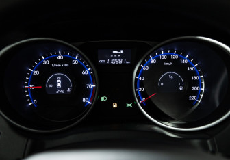 Подержанный автомобиль Hyundai ix35 2013 года (12 фото)