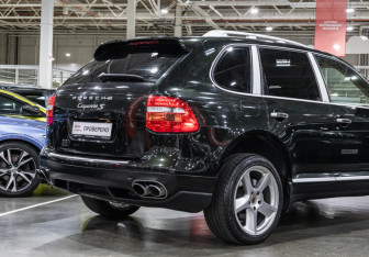 Подержанный автомобиль Porsche Cayenne 2007 года (8 фото)