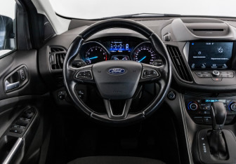 Подержанный автомобиль Ford Kuga 2018 года (12 фото)