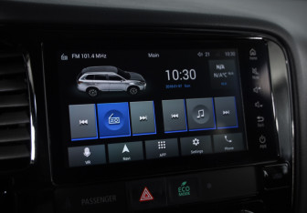Подержанный автомобиль Mitsubishi Outlander 2022 года (13 фото)