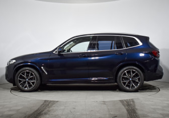 Подержанный автомобиль BMW X3 2022 года (9 фото)