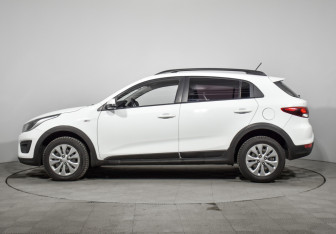 Подержанный автомобиль Kia Rio Hatchback 2019 года (8 фото)