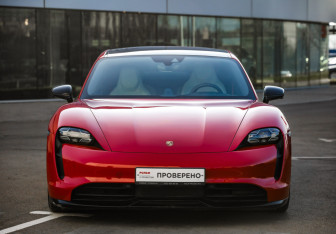 Подержанный автомобиль Porsche Taycan 2021 года (3 фото)