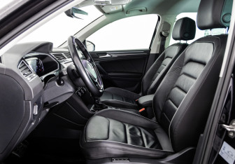 Подержанный автомобиль Volkswagen Tiguan 2019 года (20 фото)