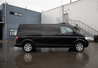 Подержанный автомобиль Volkswagen Caravelle 2008 года (7 фото)