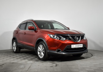 Подержанный автомобиль Nissan Qashqai 2017 года (3 фото)