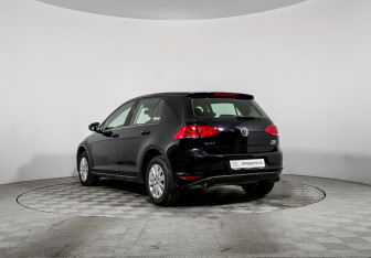 Подержанный автомобиль Volkswagen Golf Hatchback 2014 года (7 фото)