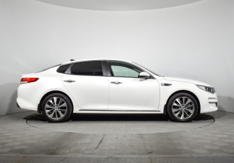 Подержанный автомобиль Kia Optima Sedan 2017 года (4 фото)