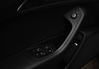 Подержанный автомобиль Audi A6 Sedan 2017 года (13 фото)