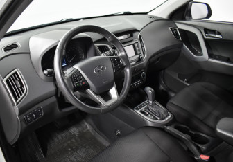 Подержанный автомобиль Hyundai Creta 2016 года (9 фото)