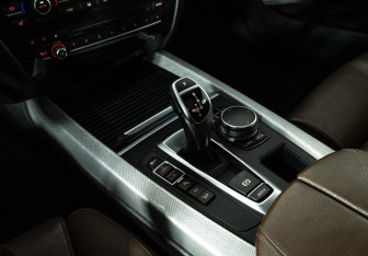 Подержанный автомобиль BMW X5 2017 года (20 фото)