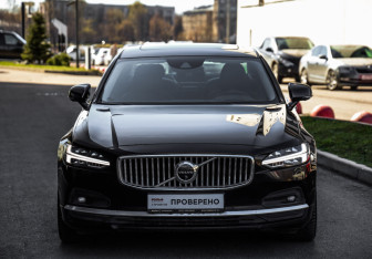 Подержанный автомобиль Volvo S90 2021 года (4 фото)