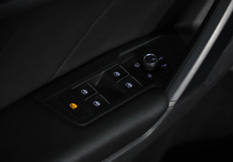 Подержанный автомобиль Volkswagen Tiguan 2021 года (25 фото)