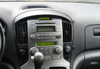 Подержанный автомобиль Hyundai Grand Starex 2008 года (13 фото)