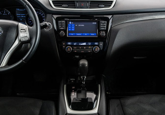 Подержанный автомобиль Nissan X-Trail 2016 года (13 фото)