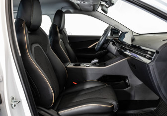 Подержанный автомобиль Omoda C5 2023 года (20 фото)