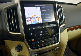 Подержанный автомобиль Toyota Land Cruiser Suv 2015 года (27 фото)