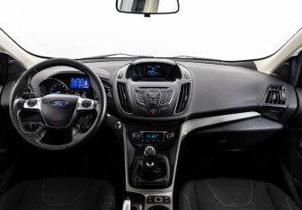Подержанный автомобиль Ford Kuga 2013 года (10 фото)