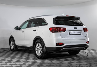 Подержанный автомобиль Kia Sorento 2019 года (7 фото)