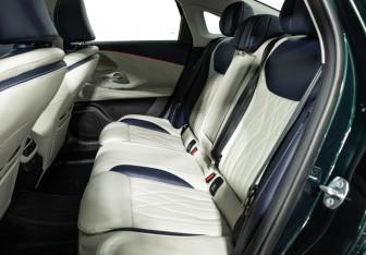 Подержанный автомобиль Chery Arrizo 8 2023 года (10 фото)