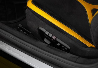 Подержанный автомобиль Toyota Supra 2022 года (32 фото)