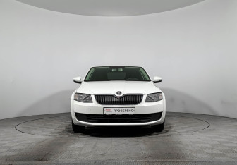 Подержанный автомобиль Skoda Octavia Liftback 2015 года (2 фото)