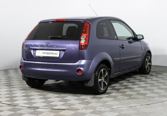 Подержанный автомобиль Ford Fiesta Hatchback 2008 года (5 фото)
