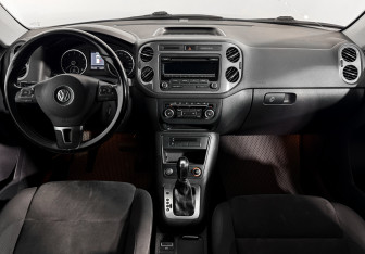 Подержанный автомобиль Volkswagen Tiguan 2013 года (15 фото)