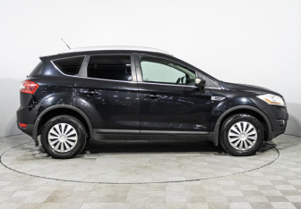 Подержанный автомобиль Ford Kuga 2011 года (4 фото)