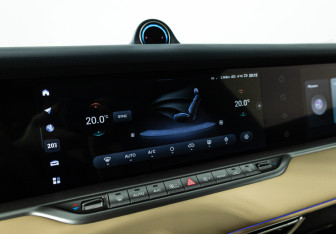 Подержанный автомобиль Voyah Free 2023 года (18 фото)