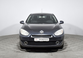 Подержанный автомобиль Renault Fluence 2010 года (2 фото)