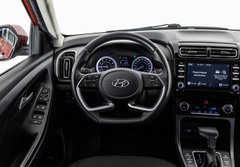 Подержанный автомобиль Hyundai Creta 2021 года (11 фото)
