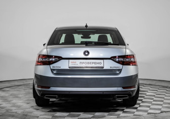 Подержанный автомобиль Skoda Superb Liftback 2016 года (6 фото)