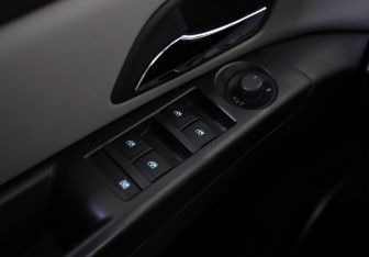 Подержанный автомобиль Chevrolet Cruze Hatchback 2013 года (18 фото)