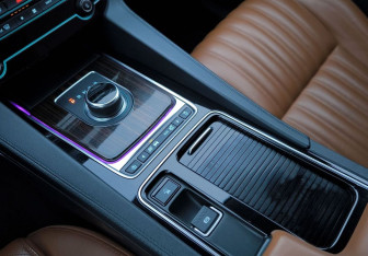 Подержанный автомобиль Jaguar F-Pace 2018 года (29 фото)