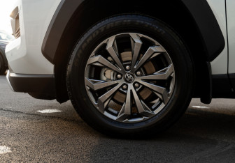 Новый Toyota RAV4 2025 (15 фото)