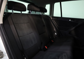 Подержанный автомобиль Volkswagen Tiguan 2016 года (16 фото)