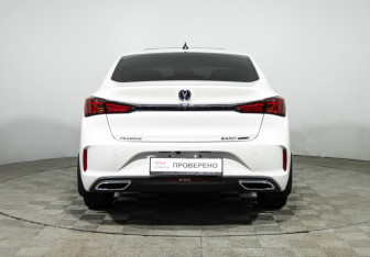 Подержанный автомобиль Changan Eado Plus 2023 года (6 фото)