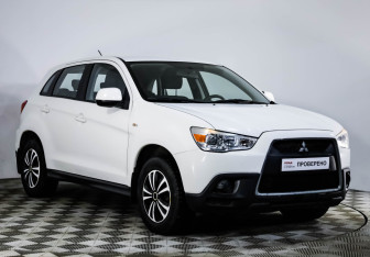 Подержанный автомобиль Mitsubishi ASX 2012 года (3 фото)