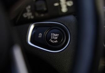 Подержанный автомобиль BMW X1 2017 года (16 фото)