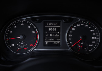 Подержанный автомобиль Audi A1 2012 года (12 фото)