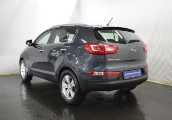 Подержанный автомобиль Kia Sportage 2012 года (7 фото)